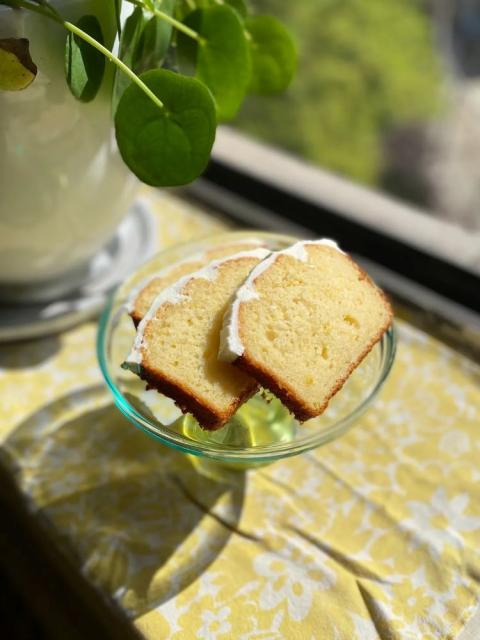 A use-what-you-have citrus cake Caroline Sanders made, from the cookbook "Perfectly Good Food." (Grist/Caroline Saunders)